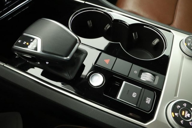 Volkswagen Touareg  3.0 TDI 