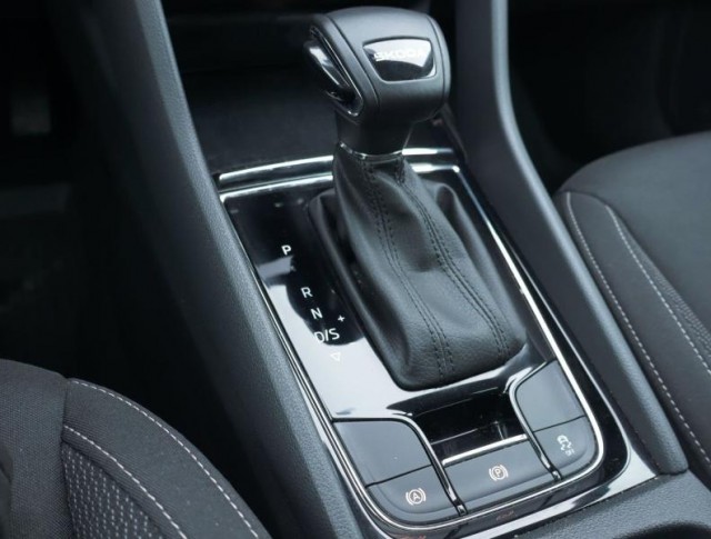Škoda Karoq  1.5 TSI Fresh