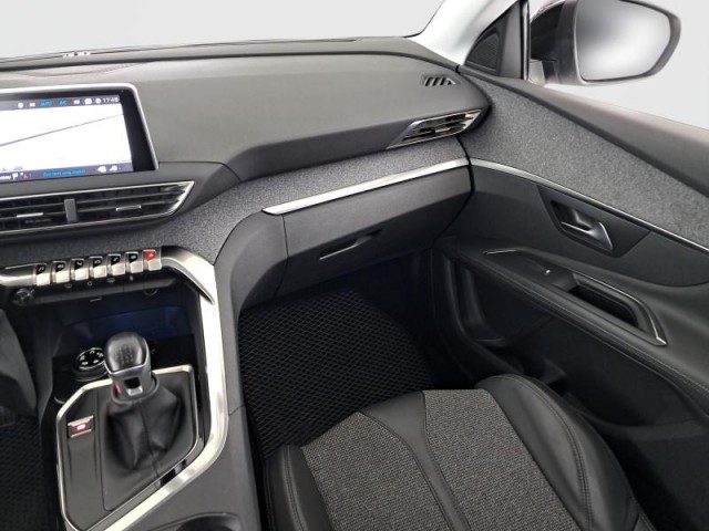 Peugeot 3008  1.2 PureTech 