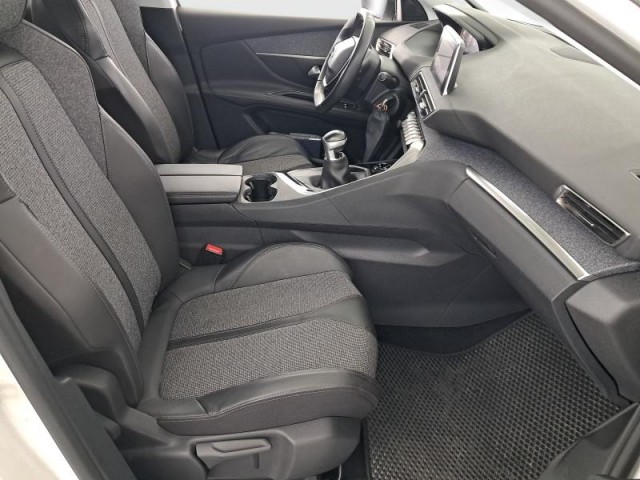 Peugeot 3008  1.2 PureTech 
