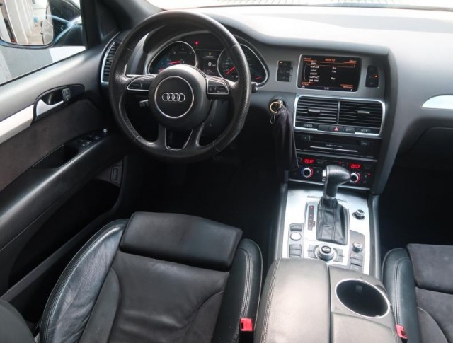 Audi Q7  3.0 TDI S-Line