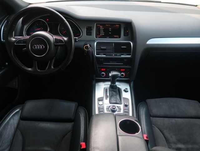 Audi Q7  3.0 TDI S-Line