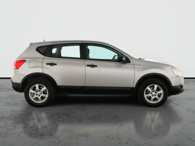 Nissan Qashqai  1.6 