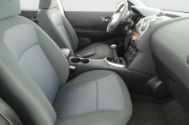 Nissan Qashqai  1.6 