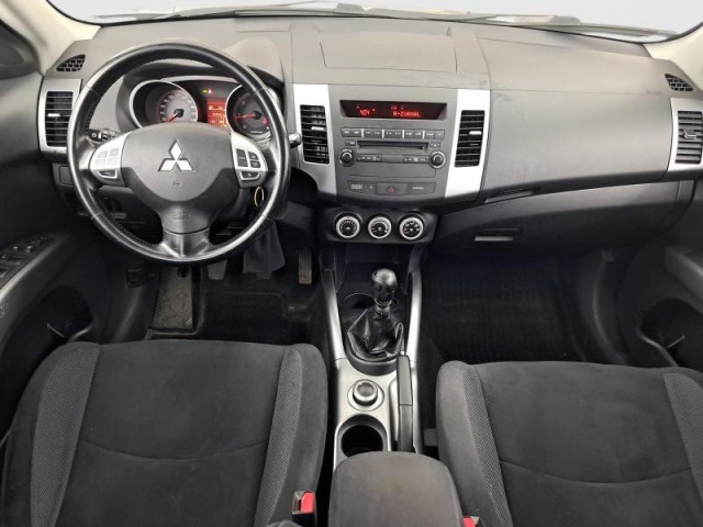 Mitsubishi Outlander  2.2 DI-D 
