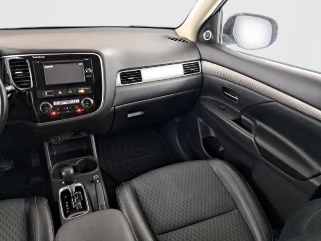 Mitsubishi Outlander  2.2 DI-D 