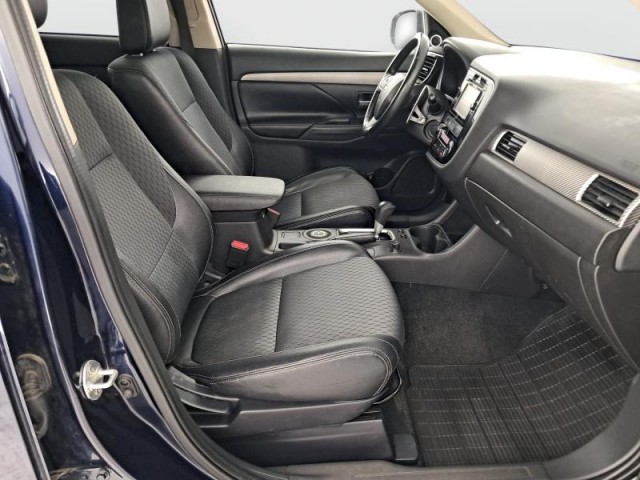 Mitsubishi Outlander  2.2 DI-D 