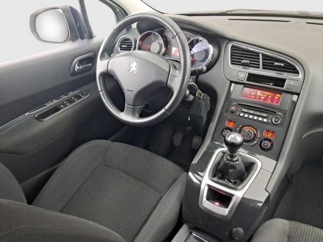 Peugeot 5008  1.6 HDi 