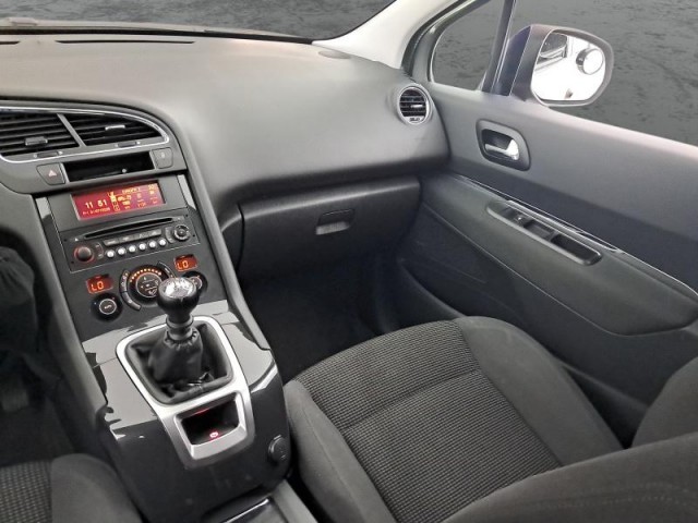 Peugeot 5008  1.6 HDi 