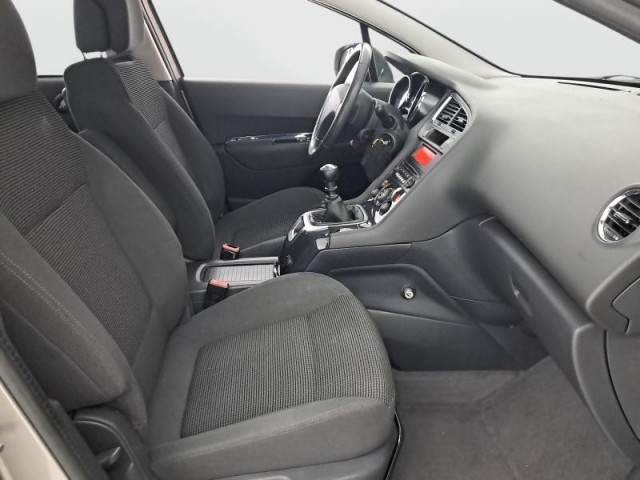 Peugeot 5008  1.6 HDi 