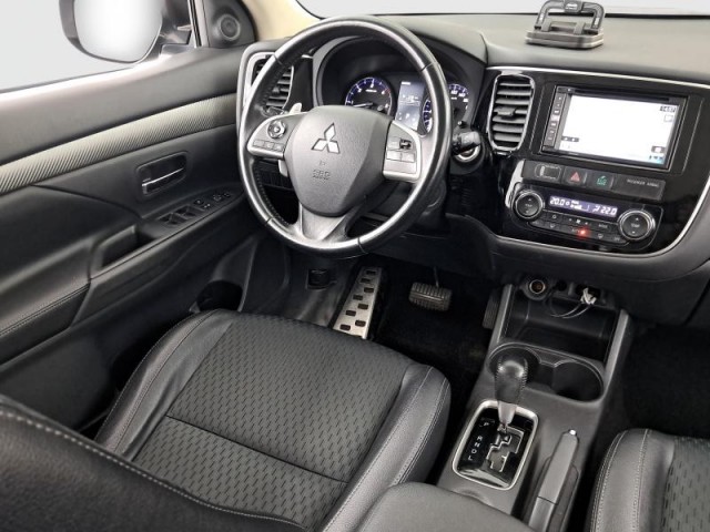 Mitsubishi Outlander  2.2 DI-D 