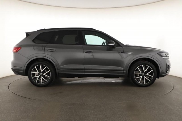 Volkswagen Touareg  3.0 TDI R-Line