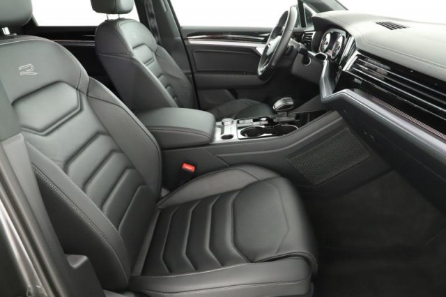 Volkswagen Touareg  3.0 TDI R-Line