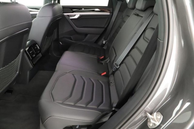 Volkswagen Touareg  3.0 TDI R-Line