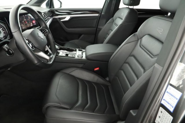 Volkswagen Touareg  3.0 TDI R-Line