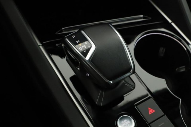 Volkswagen Touareg  3.0 TDI R-Line
