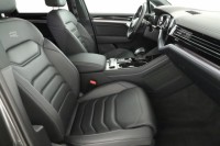 Volkswagen Touareg  3.0 TDI R-Line