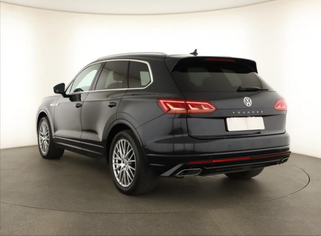 Volkswagen Touareg  3.0 TDI R-Line