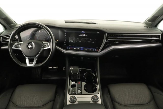 Volkswagen Touareg  3.0 TDI R-Line