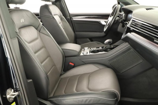 Volkswagen Touareg  3.0 TDI R-Line