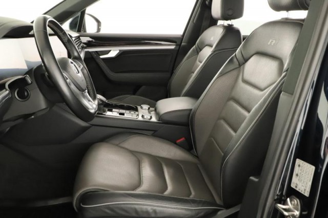 Volkswagen Touareg  3.0 TDI R-Line