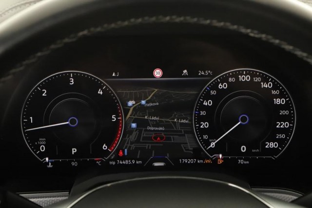 Volkswagen Touareg  3.0 TDI R-Line