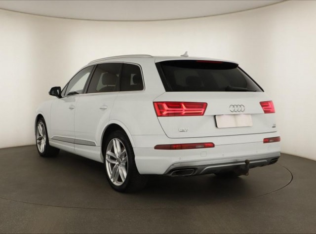 Audi Q7  3.0 TDI 