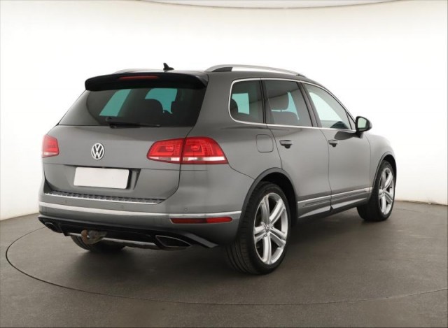 Volkswagen Touareg  3.0 TDI R-Line