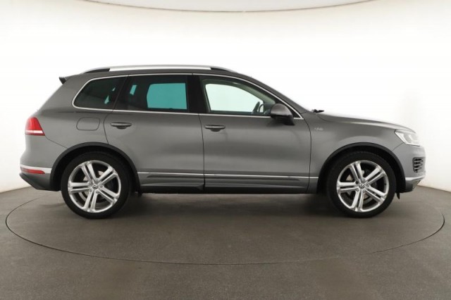 Volkswagen Touareg  3.0 TDI R-Line