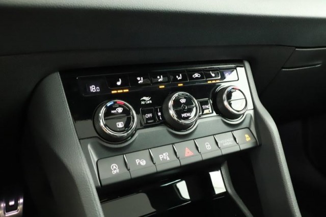 Škoda Karoq  1.5 TSI Sportline
