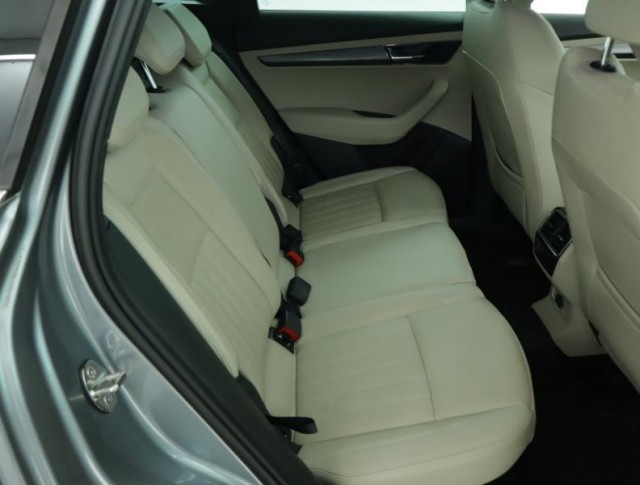 Škoda Karoq  1.5 TSI 