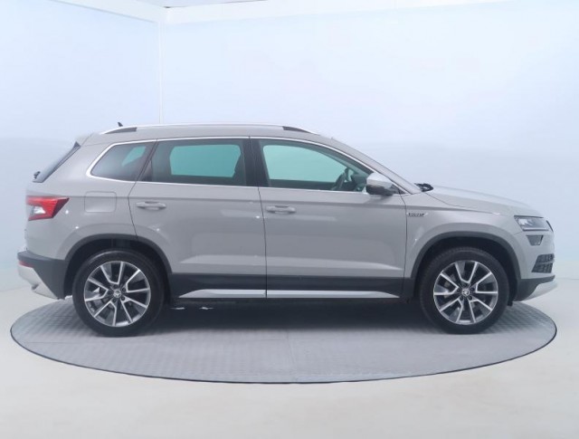 Škoda Karoq  1.5 TSI 4x4 Scout