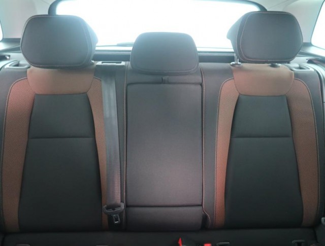 Škoda Karoq  1.5 TSI 4x4 Scout