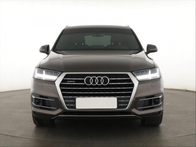 Audi Q7  3.0 TDI S-Line