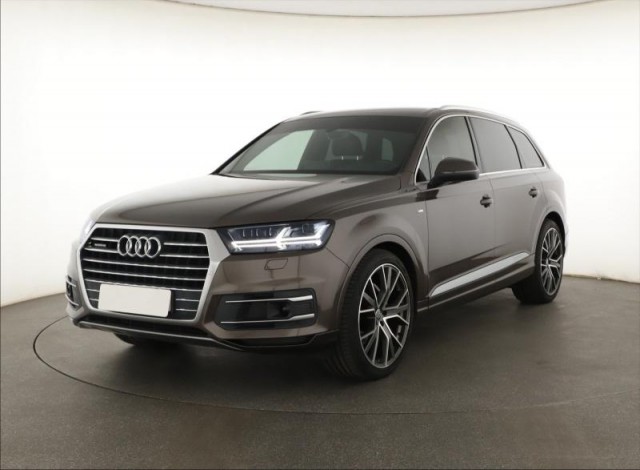 Audi Q7  3.0 TDI S-Line