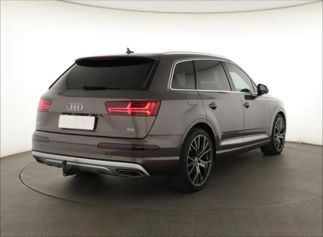 Audi Q7  3.0 TDI S-Line