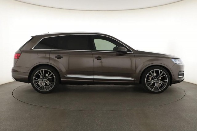 Audi Q7  3.0 TDI S-Line