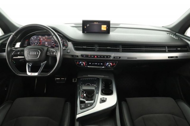 Audi Q7  3.0 TDI S-Line