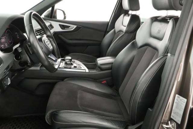 Audi Q7  3.0 TDI S-Line