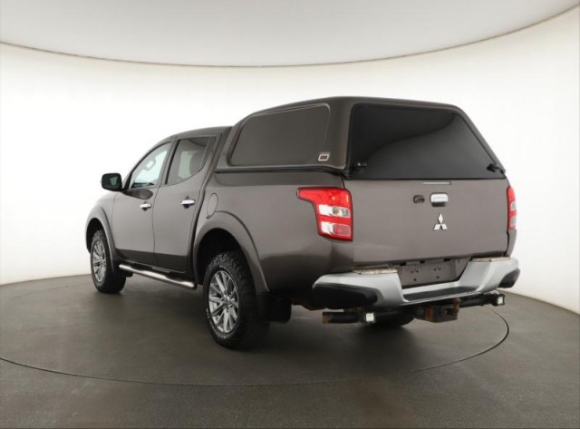 Mitsubishi L200  2.4 DI-D Intense