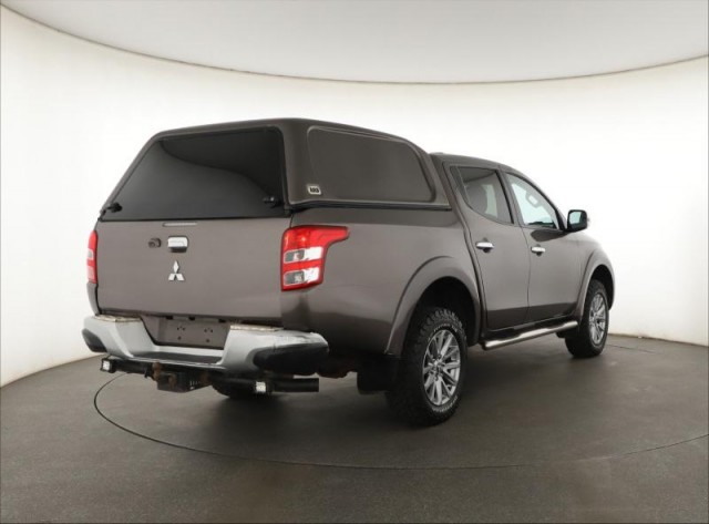 Mitsubishi L200  2.4 DI-D Intense