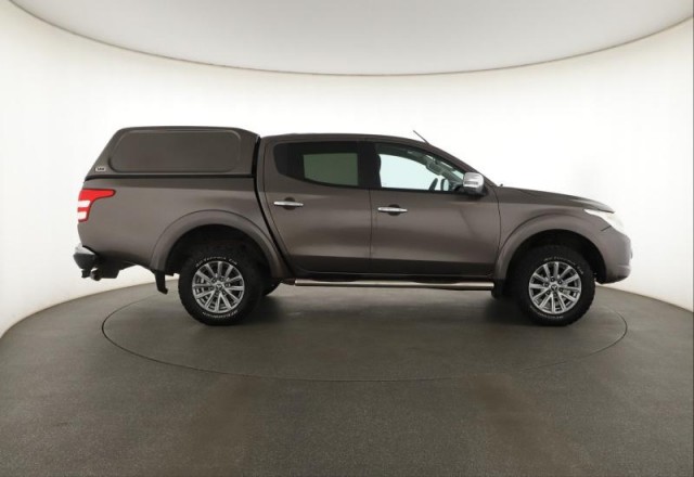 Mitsubishi L200  2.4 DI-D Intense