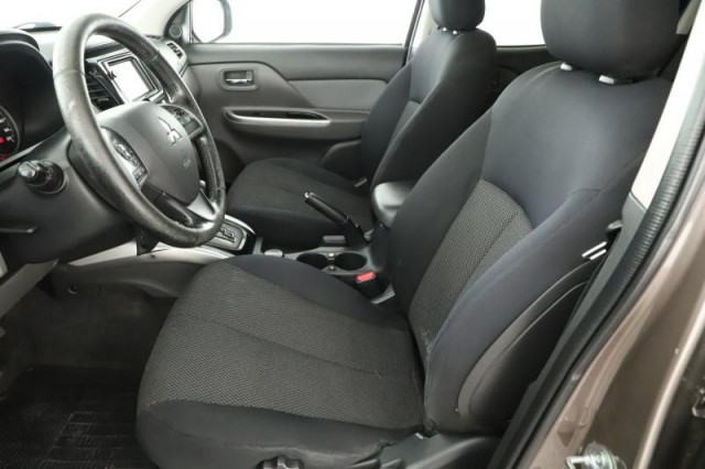 Mitsubishi L200  2.4 DI-D Intense