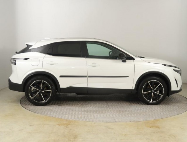 Nissan Qashqai  1.3 DIG-T MHEV 