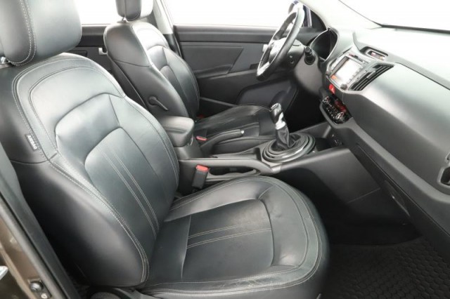Kia Sportage  2.0 CRDi 