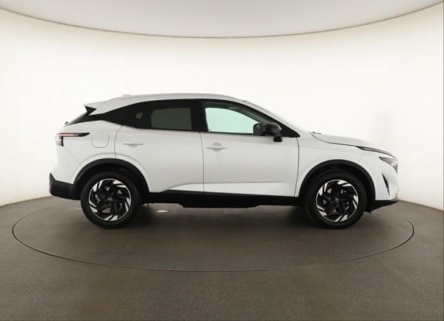 Nissan Qashqai  1.3 DIG-T MHEV N-Connecta