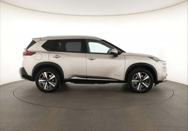 Nissan X-Trail  1.5 VC-T e-4orce 