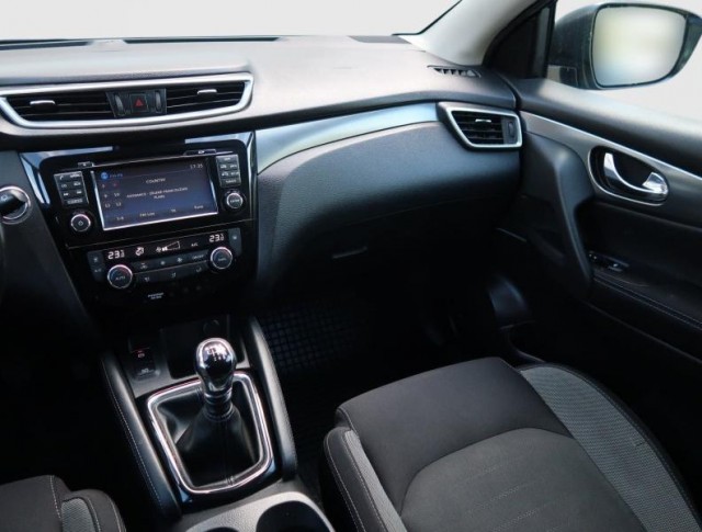 Nissan Qashqai  1.2 DIG-T 