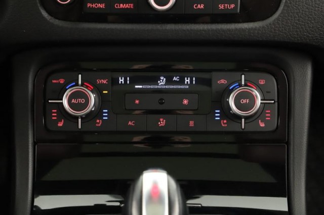 Volkswagen Touareg  3.0 TDI 