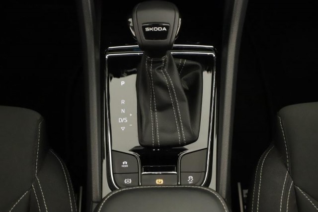 Škoda Karoq  1.5 TSI Sportline